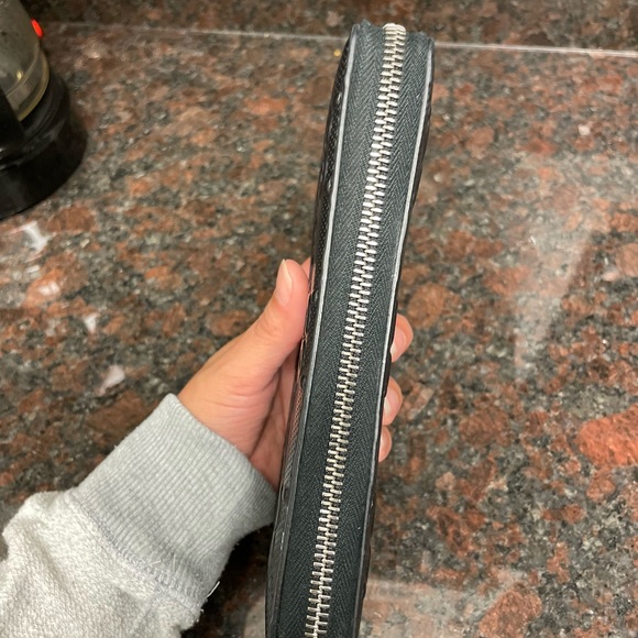 GG embossed zip around wallet - Picture 3 of 3